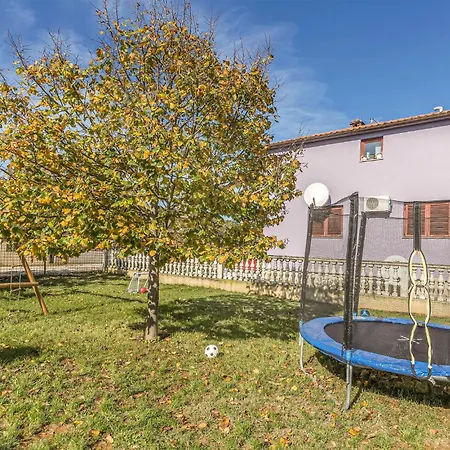 3 Bedroom Gorgeous In Apartment *