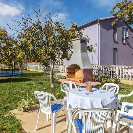 Apartman 3 Bedroom Gorgeous In Pula *